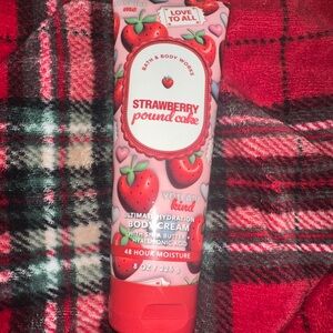 Bath & Body Works Strawberry Pound Cake Body Cream - Red & Pink